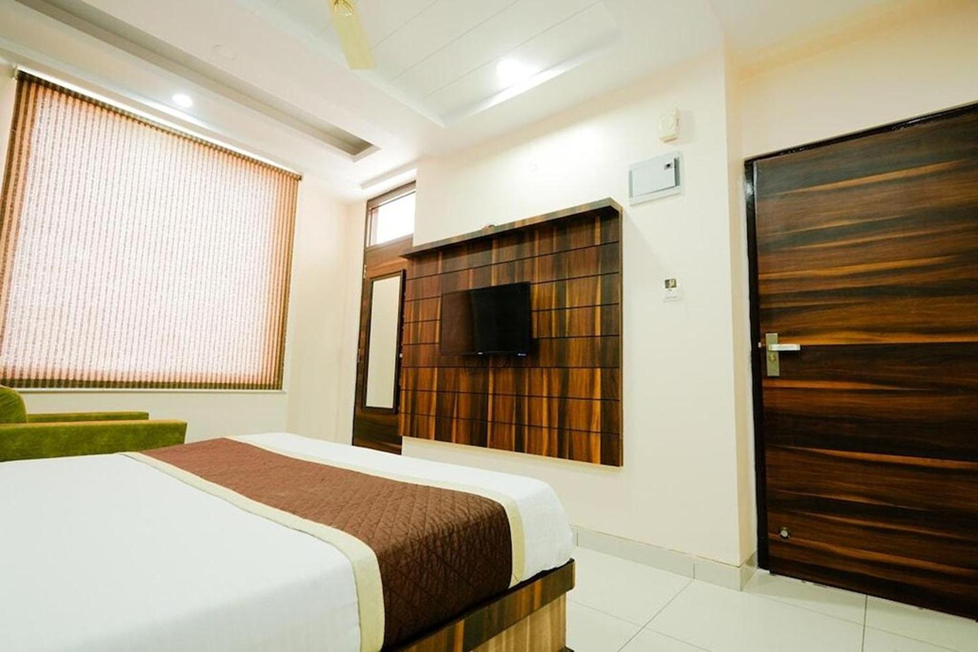 Hotel Olive Greens Jaipur Buitenkant foto
