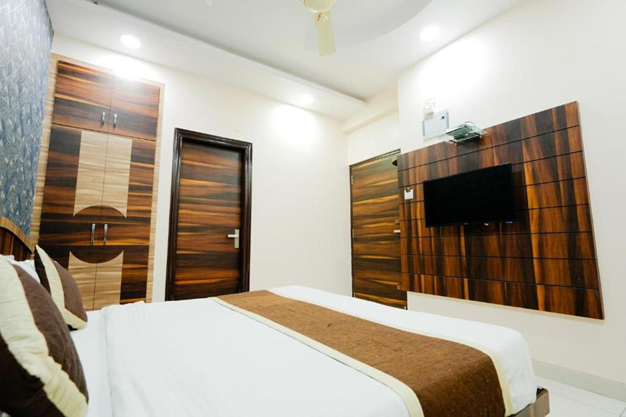 Hotel Olive Greens Jaipur Buitenkant foto