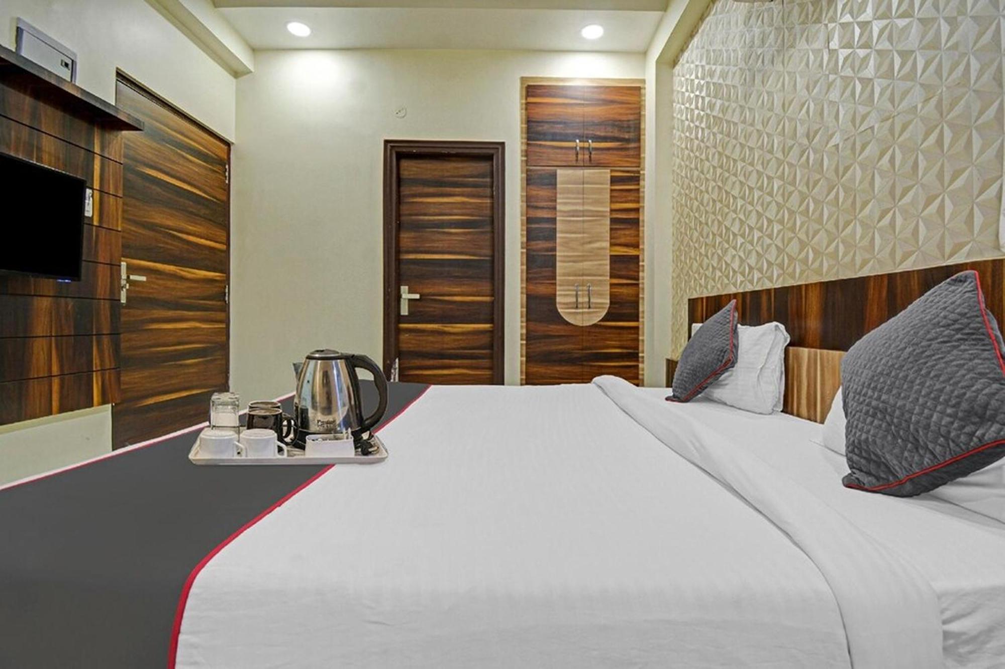 Hotel Olive Greens Jaipur Buitenkant foto